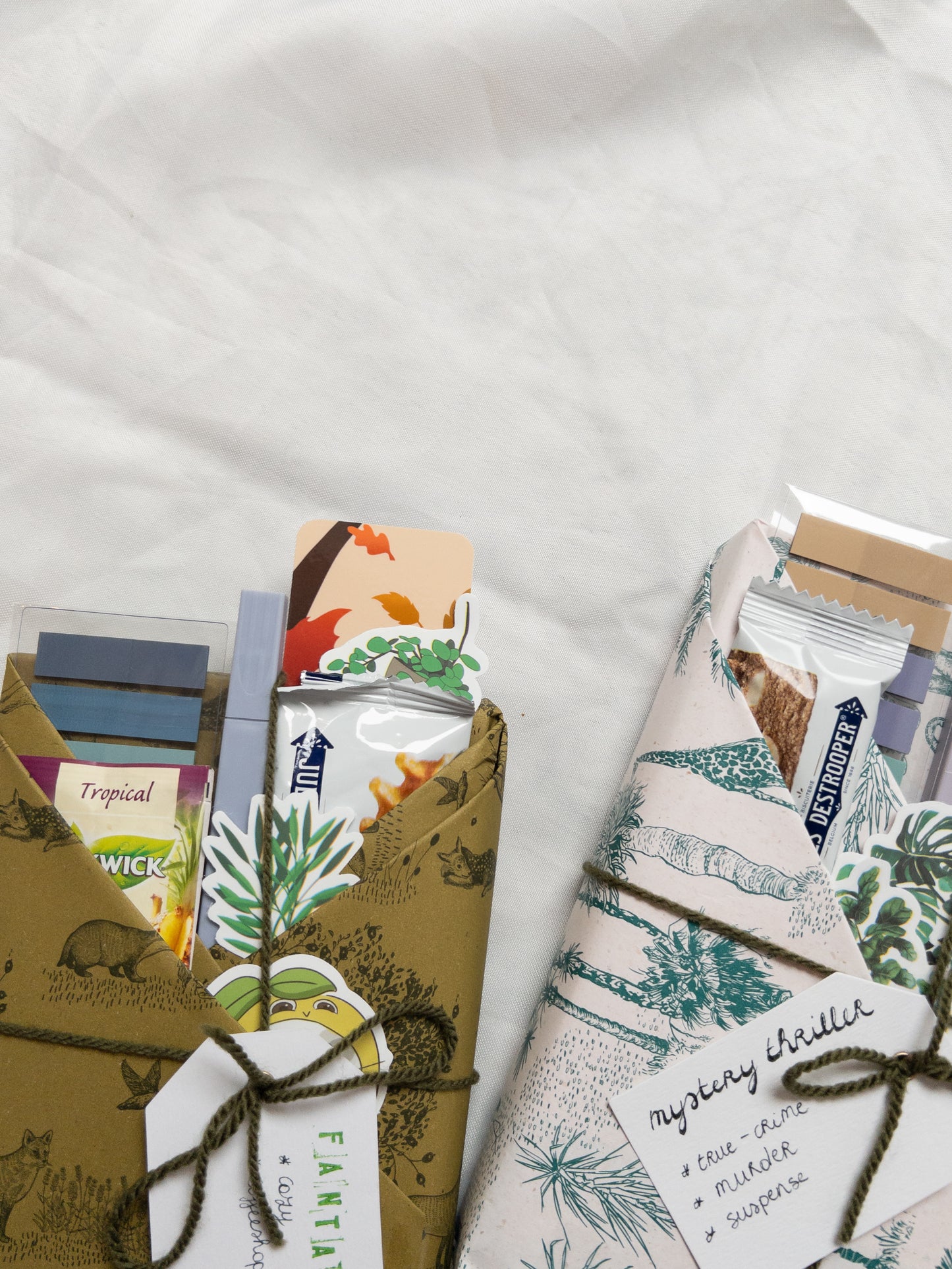 Blind date with a boek, een verrassingsboek met leuke extra items