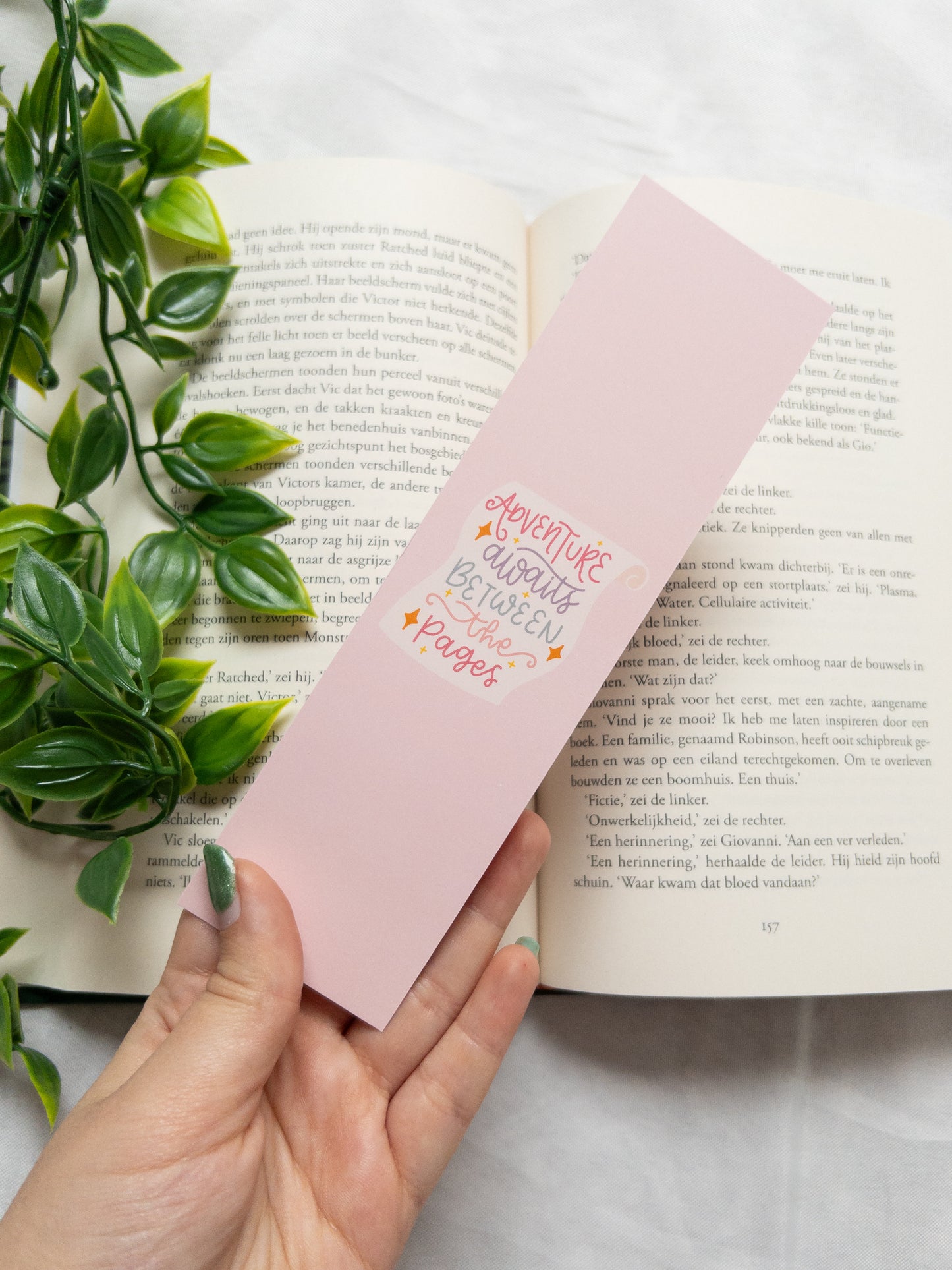 Roze bladwijzer met schattige bookish quote